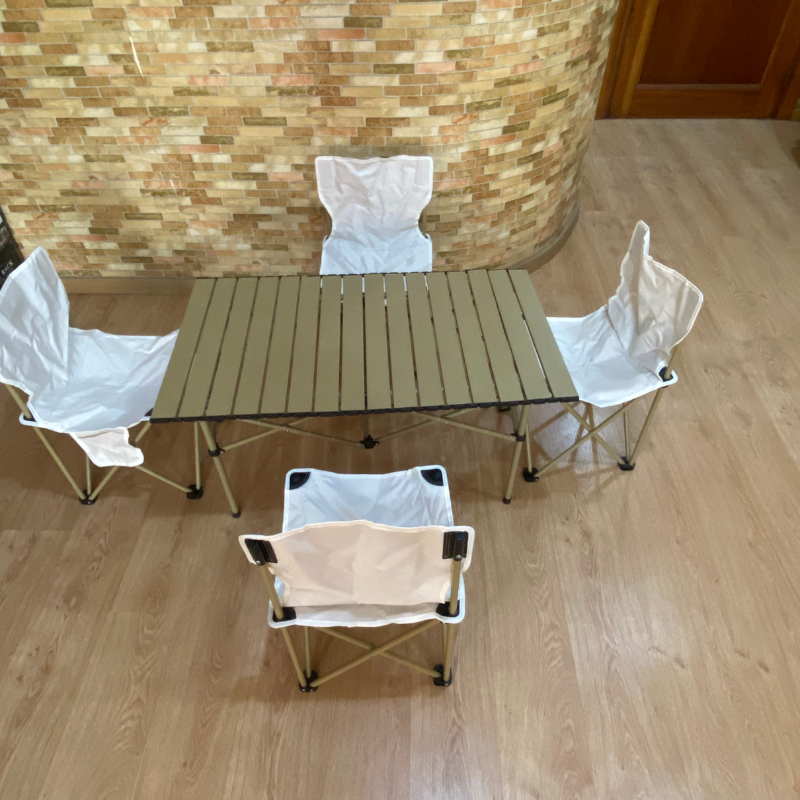 Ensemble d'été complet : table et 4 chaises dans un seul sac
