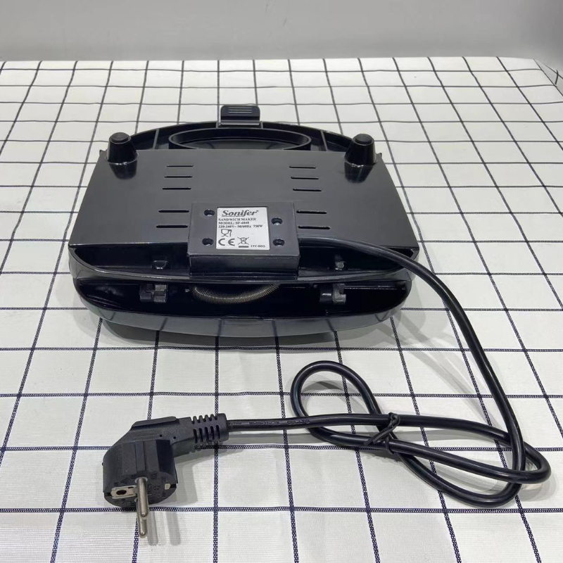 Friteuse à sandwich électrique BAYTIGO® avec plaque antiadhésive triangulaire