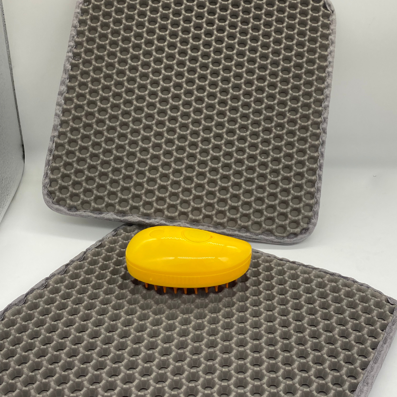 BAYTIGO® مجموعة العناية المتكاملة للقطط – فرشاة بخار 3 في 1 + حصيرة فضلات مزدوجة الطبقة