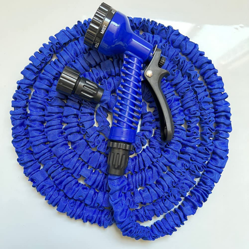 Pistolet à eau pour nettoyage de voiture avec tuyau d'arrosage de 15 mètres, idéal pour laver les véhicules et arroser les plantes.