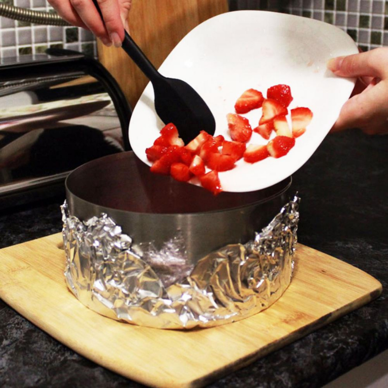 Pack d'ustensiles pour la préparation des pâtisseries de l'Aïd – Tapis, rouleau, découpeur, et moule à gâteau en inox.
