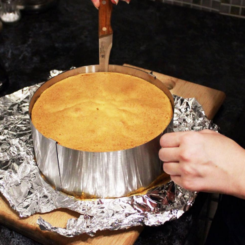 Pack d'ustensiles pour la préparation des pâtisseries de l'Aïd – Tapis, rouleau, découpeur, et moule à gâteau en inox.