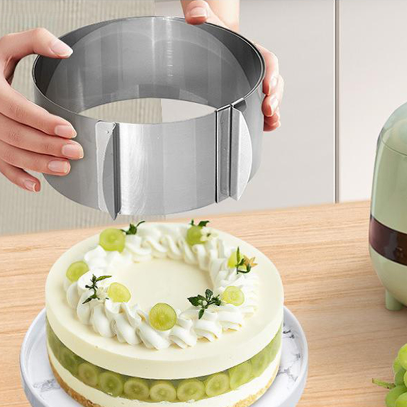 Pack d'ustensiles pour la préparation des pâtisseries de l'Aïd – Tapis, rouleau, découpeur, et moule à gâteau en inox.