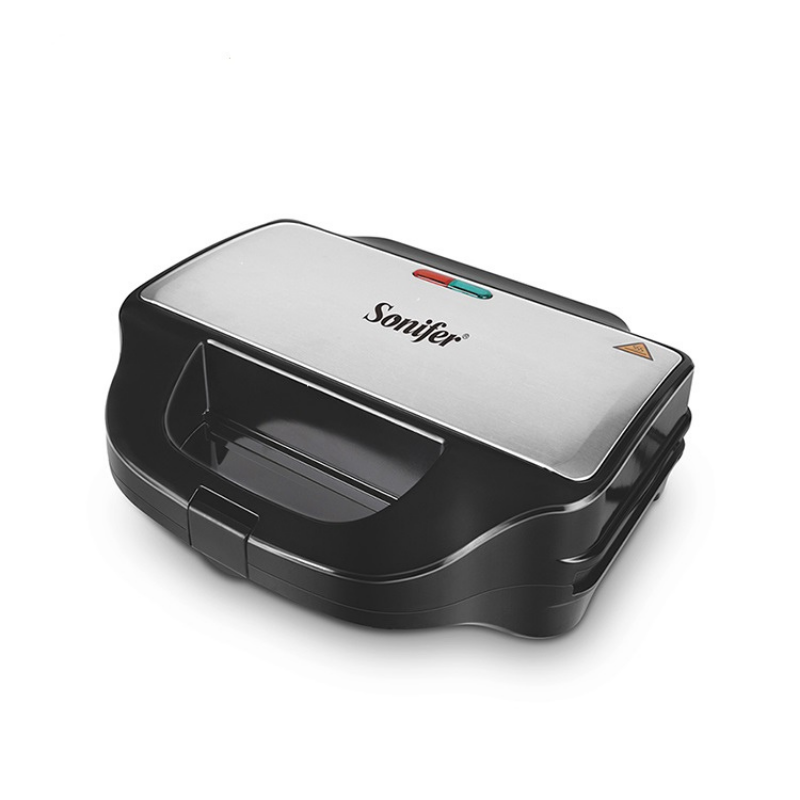 Appareil à sandwich 3 en 1 électrique avec plaques non adhésives, idéal pour préparer des sandwichs délicieux avec facilité. Conception pratique pour un nettoyage rapide et une utilisation sans tracas.